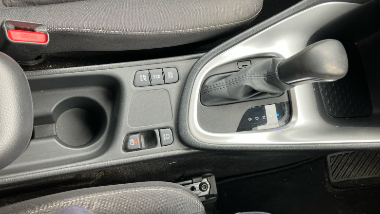 Toyota Yaris 1.5 Hybrid Design 5dr CVT Hybrid Hatchback